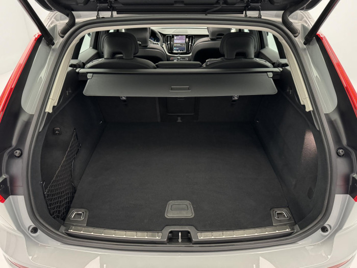 Volvo XC60 T6 AWD RECHARGE AUT CZ 1.maj