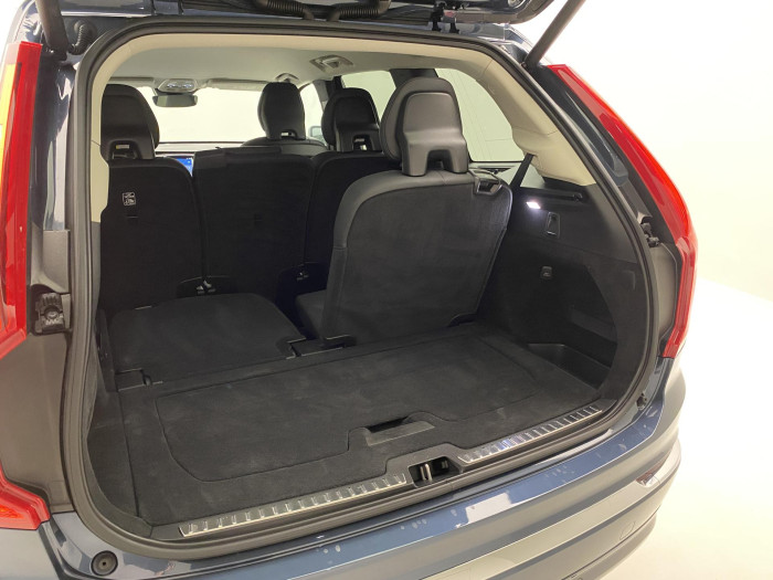 Volvo XC90 T8 AWD RECHARGE CORE 7míst