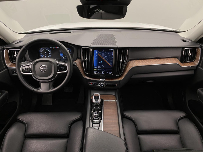 Volvo XC60 B4 AWD INSCRIPTION REZERVACE