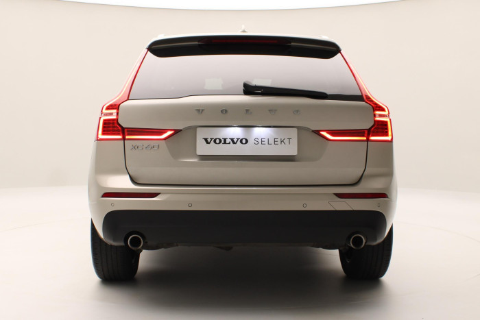 Volvo XC60 B4 AWD MOMENTUM AUT CZ 2.0 Momentum