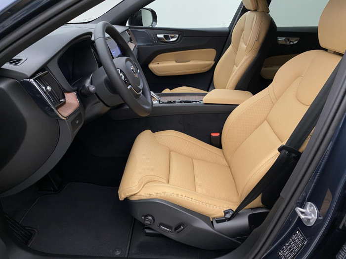 Volvo XC60 B5 AWD AUT DARK PLUS