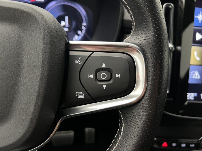 Volvo XC40 T5 RECHARGE R-DESIGN AUT