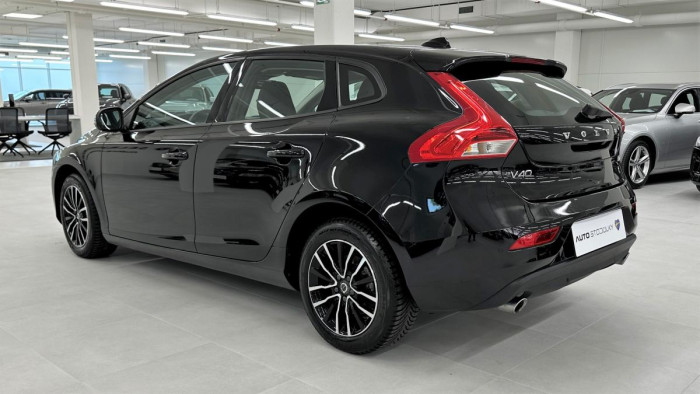 Volvo V40 D2 BLACK EDITION REZERVACE 2.0 d Edition