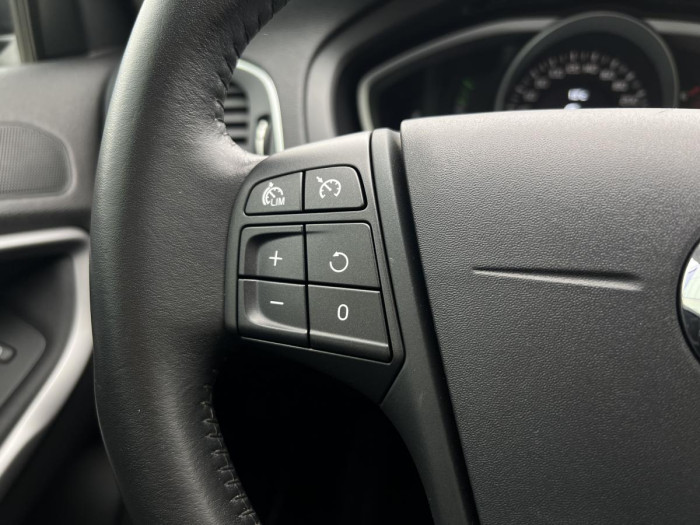 Volvo V40 D2 NAVIGACE 1.maj. 2.0 d