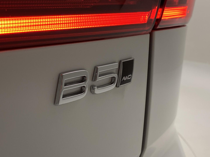 Volvo XC60 B5 AWD AUT DARK PLUS