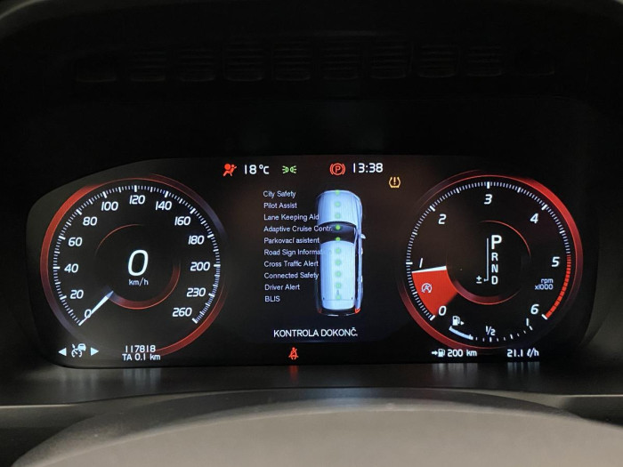 Volvo XC90 D5 AWD R-DESIGN AUT REZERVACE 2.0 d