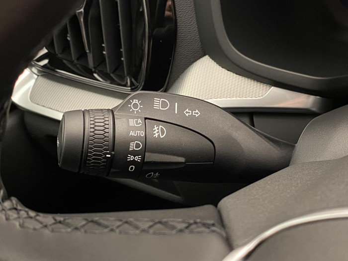 Volvo V60 B4 AUT DARK PLUS