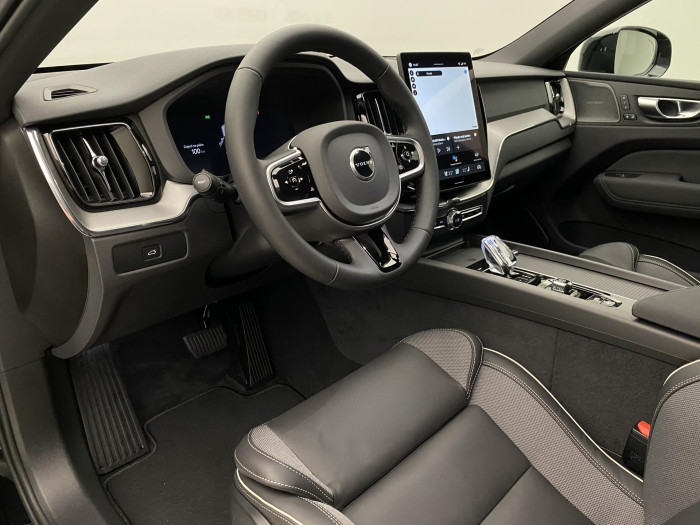 Volvo XC60 B5 AWD AUT PLUS BLACK EDITION