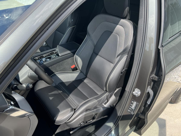 Volvo XC60 T4 R-DESIGN Aut 1.maj.