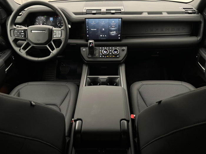 Land Rover Defender 110 D250 X-DYNAMIC SE AWD AUT 3.0 d Dynamic SE