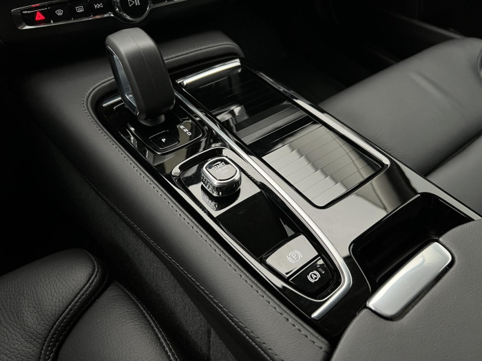 Volvo V90 T6 AWD RECHARGE PLUS DARK AUT