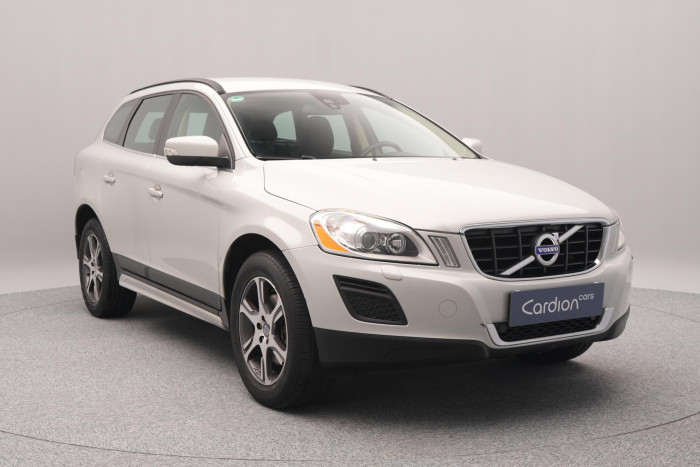 Volvo XC60 3.2 AWD MOMENTUM CZ 3.2 Momentum