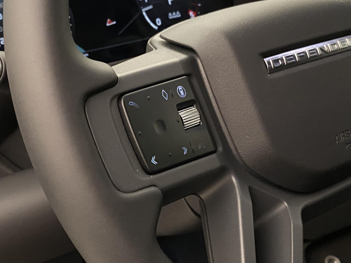 Land Rover Defender 110 D300 X-DYNAMIC SE AWD AUT 3.0 d Dynamic SE