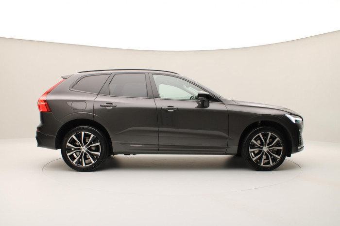 Volvo XC60 B5 AWD ULTRA DARK AUT CZ 1.maj