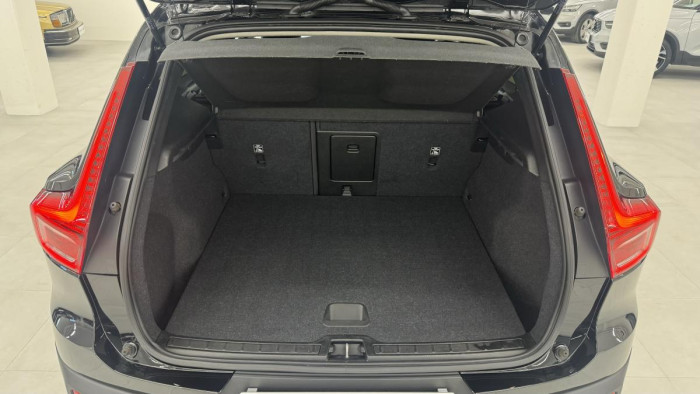 Volvo XC40 D3 MOMENTUM ADVANCED REZERVACE 2.0 d Momentum