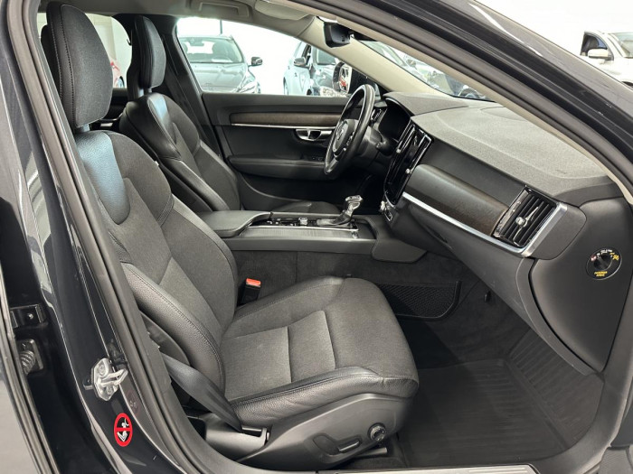 Volvo V90 CROSS COUNTRY T5 REZERVACE