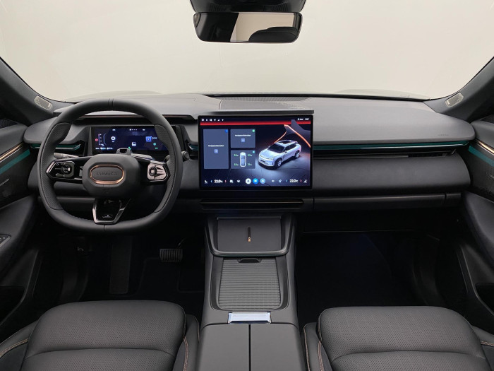 Lynk & Co 08 MORE PHEV