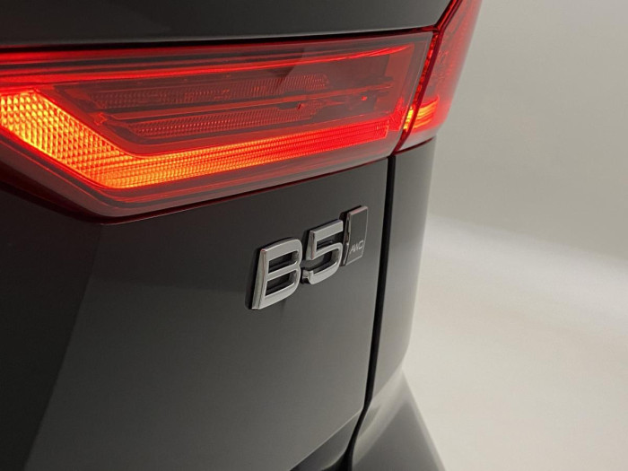 Volvo XC60 B5 AWD INSCRIPTION REZERVACE