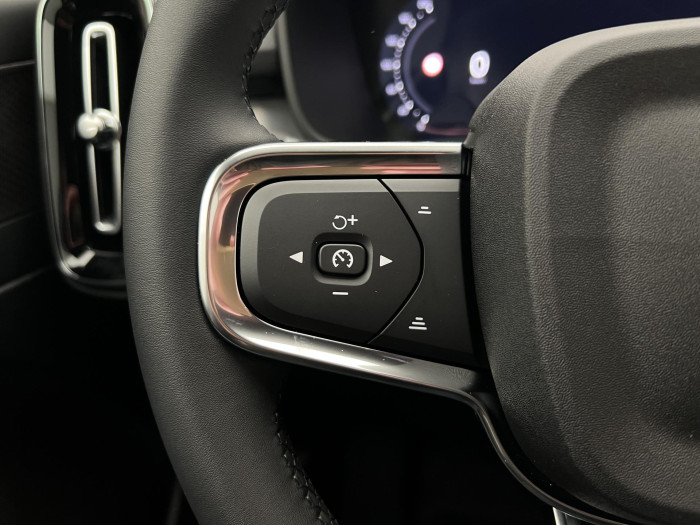 Volvo XC40 B4 DARK ULTRA AUT