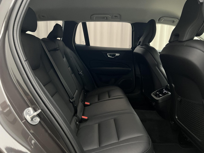 Volvo V60 CC B5 AWD PLUS BRIGHT AUT