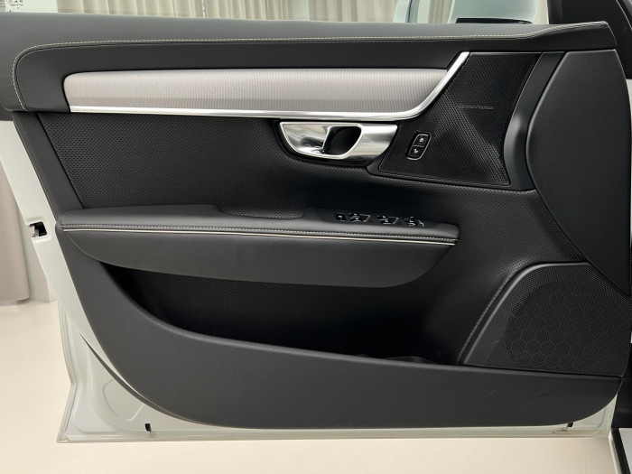 Volvo V90 T8 AWD RECHARGE R-DESIGN AUT