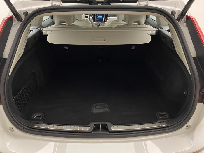 Volvo V60 CC D4 AWD MOMENTUM AUT CZ 2.0 d CC CC Momentum