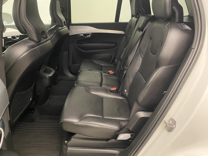 Volvo XC90 D5 AWD MOMENTUM AUT CZ 7míst 2.0 d Momentum