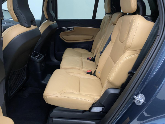 Volvo XC90 T8 AWD ULTIMATE DARK REZERVACE