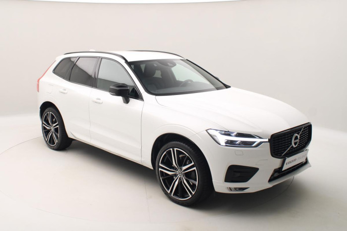 Volvo XC60 B5 AWD R-DESIGN REZERVACE