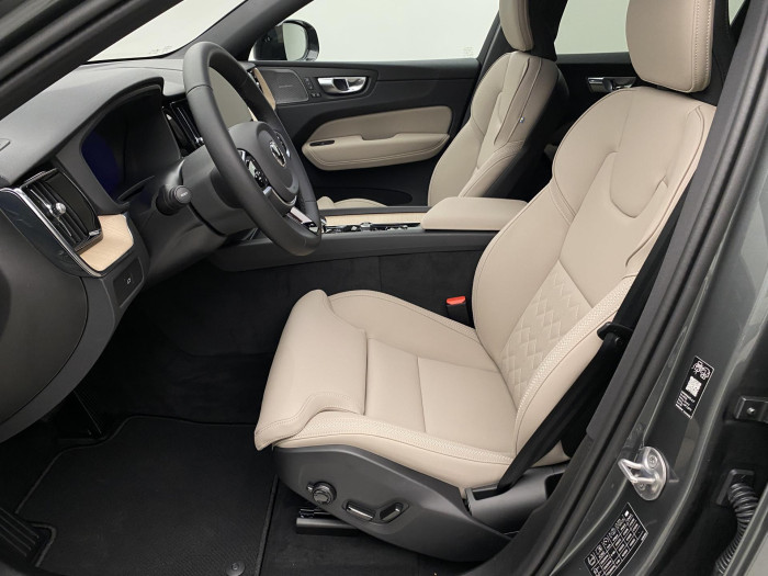 Volvo XC60 B5 AWD AUT DARK PLUS