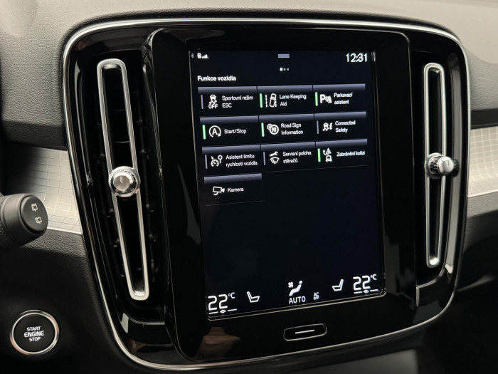 Volvo XC40 B4 MOMENTUM AUT CZ 2.0 Momentum