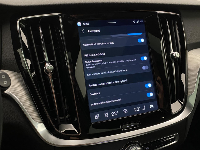 Volvo V60 B4 AUT DARK PLUS