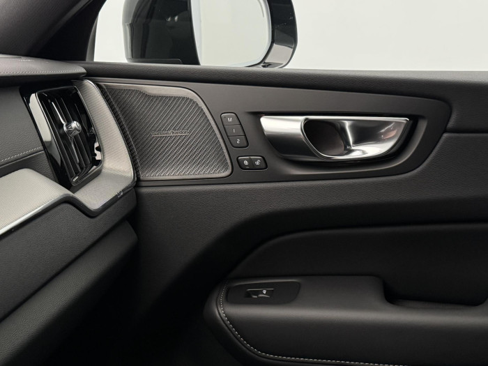 Volvo XC60 T6 AWD ULTRA BLACK EDITION 2.0 Edition