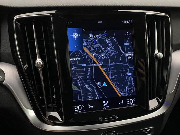 Volvo V60 B4 CORE AUT 1.maj. REZERVACE