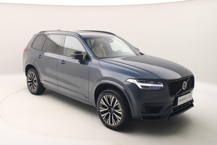 Volvo XC90 T8 AWD ULTIMATE DARK REZERVACE