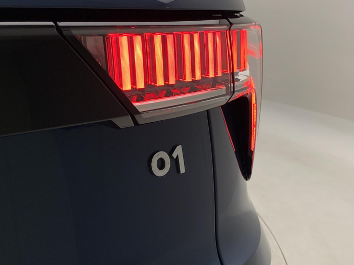 Lynk & Co 01 PHEV DCT AUT 1.maj REZERVACE