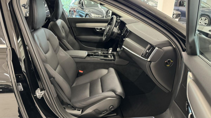 Volvo V90 T6 RECHARGE AWD REZERVACE
