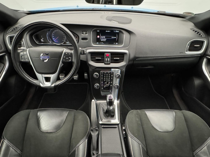 Volvo V40 D4 R-DESIGN 2.0 d