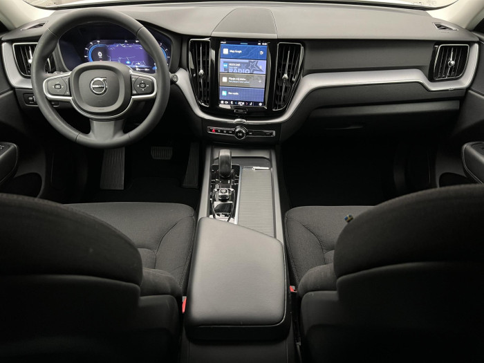Volvo XC60 B4 AWD MOMENTUM PRO AUT CZ 2.0 Momentum