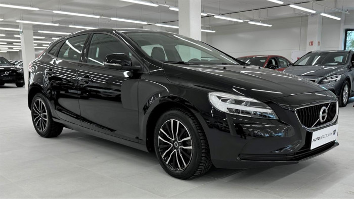 Volvo V40 D2 BLACK EDITION REZERVACE 2.0 d Edition