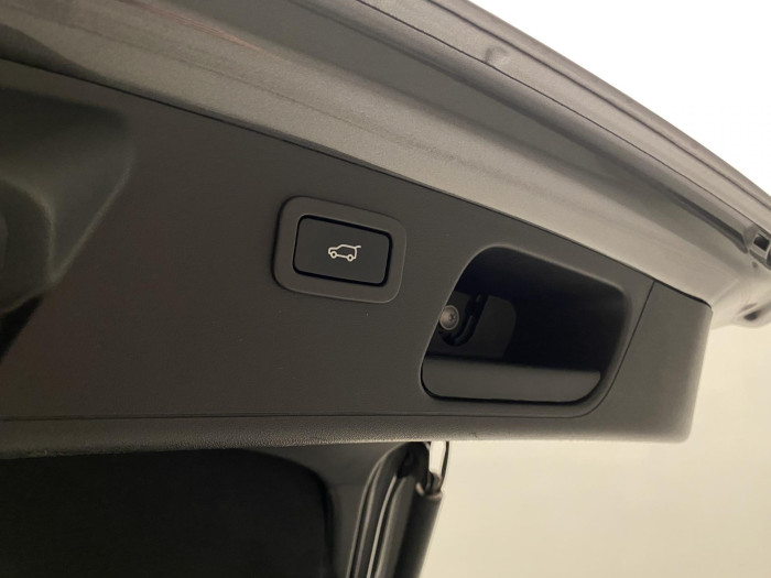 Jaguar E-Pace P300 AWD R-DYNAMIC REZERVACE 2.0 Dynamic