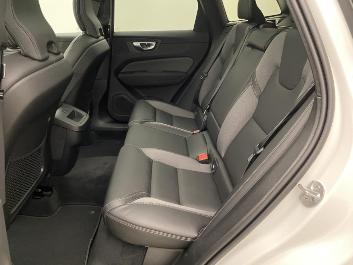 Volvo XC60 B5 AWD AUT PLUS BLACK EDITION