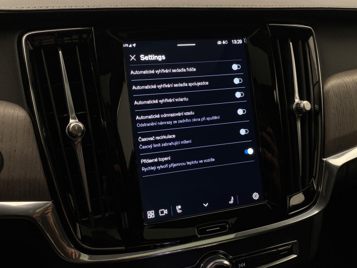 Volvo S90 B5 AWD BRIGHT REZERVACE