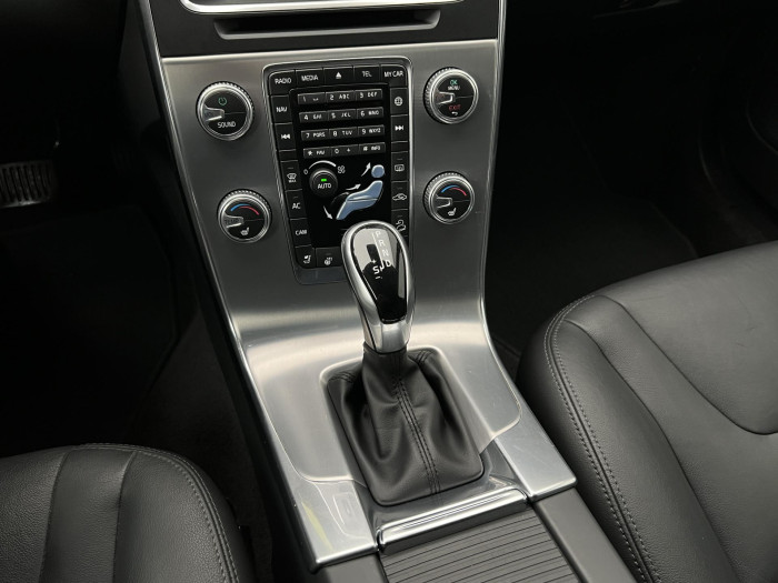 Volvo V60 CC D4 AWD SUMMUM AUT 2.4 d CC CC Summum