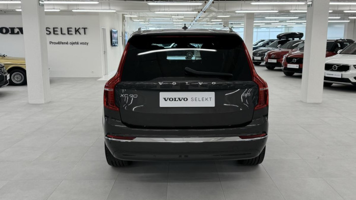 Volvo XC90 B5 AWD PLUS BRIGHT REZERVACE 2.0 Plus