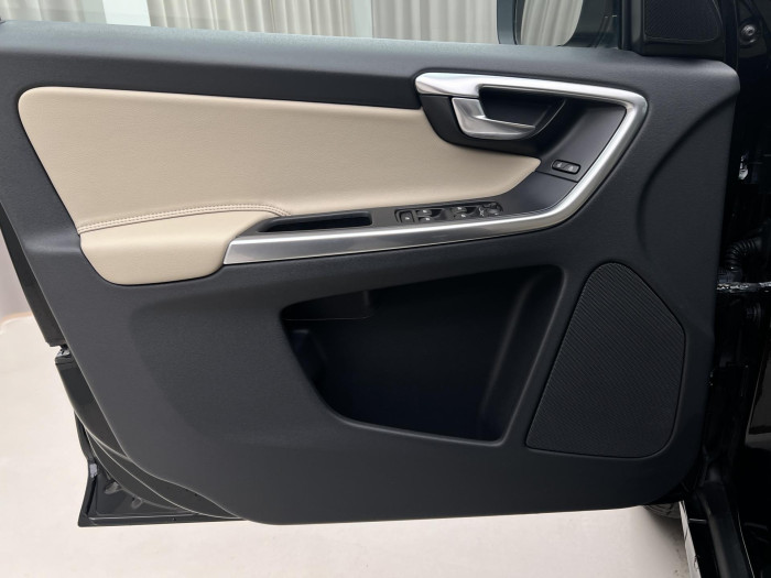 Volvo XC60 D4 AWD SUMMUM AUT 2.4 d Summum