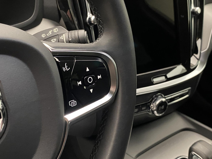 Volvo V60 B4 DARK PLUS AUT CZ