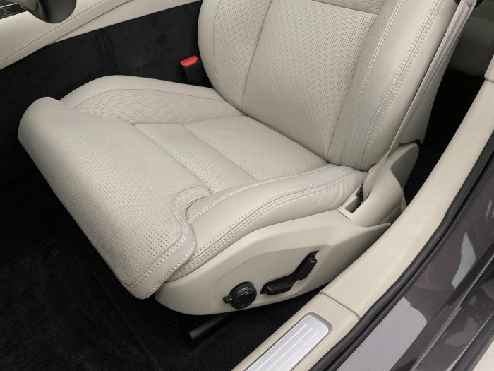 Volvo V90 T6 AWD Plug-in DARK PLUS AUT