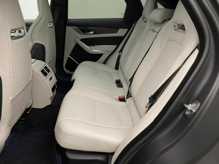 Jaguar F-Pace SVR 5.0 AWD AUT REZERVACE