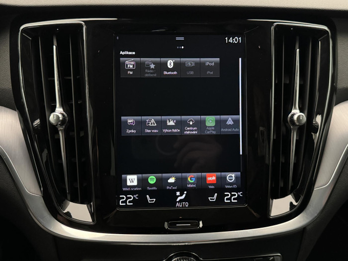 Volvo V60 CC D4 AWD MOMENTUM CZ 1.maj 2.0 d CC CC Momentum